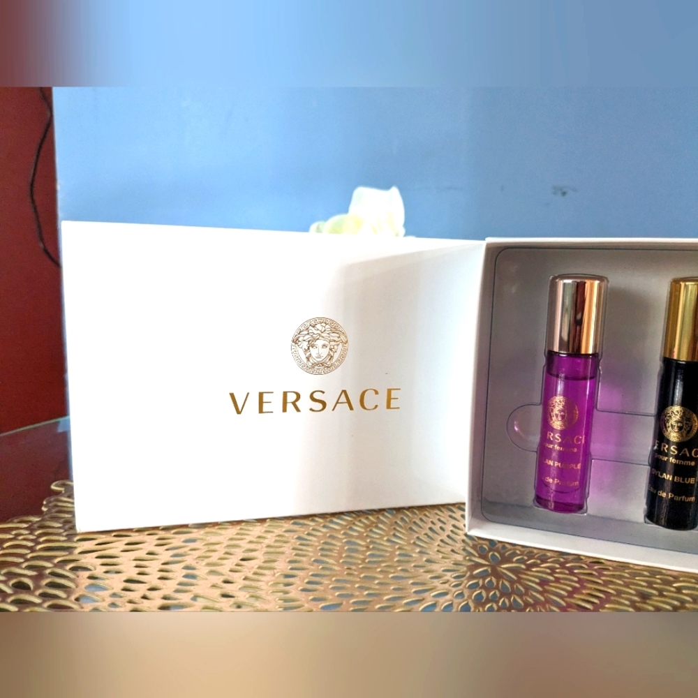 Versace - Picture 3 of 8